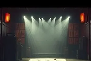 潮汐法庭作品封面：空庭里摊开的证词卷宗